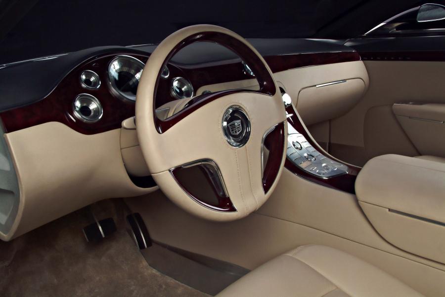 Интерьер Cadillac Sixteen Concept 2003 года  (фото 20 из 41)